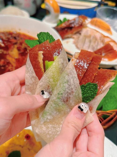 新澳门四肖八肖期期准最新版本,和烤鸭为何20多元一只与烤鸭为何20多元一只呢